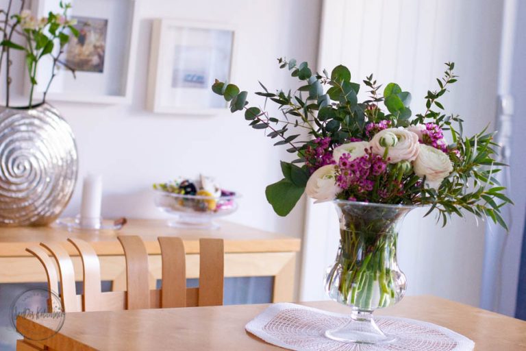 Sandra Dirks - FlowerFriday fette Ranunkeln in zartrosa in der mittelgroßen Claus Dalby Vase
