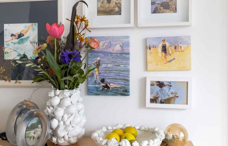 Sandra Dirks - FlowerFriday mit buntem Blumenstrauß und Muschelvase